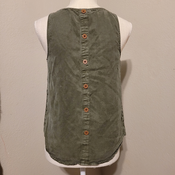 Universal Threads Khaki Green Button Tank Top - Picture 3 of 8